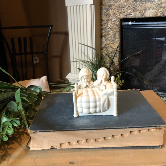 SnowBabies 'Bedtime Prayers' Figurine 3 1/4' H X 3.5 L.manf. 2001 retired 2005. - Picture 8 of 8